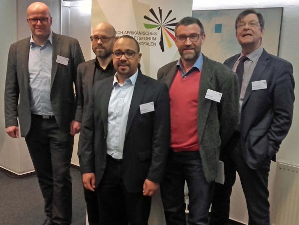 Das Foto zeigt (v.l.) die Workshop-Teilnehmer Johannes Trippe, Karsten Galipp (Ingenieurbüro Inros Lackner), Ingo Reifgerste (Vorsitzender des DABV), Eckhard Vetter und Heinz Rittmann (DABV).